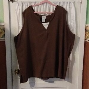 Woman within 4X brown tank top *Bin B*